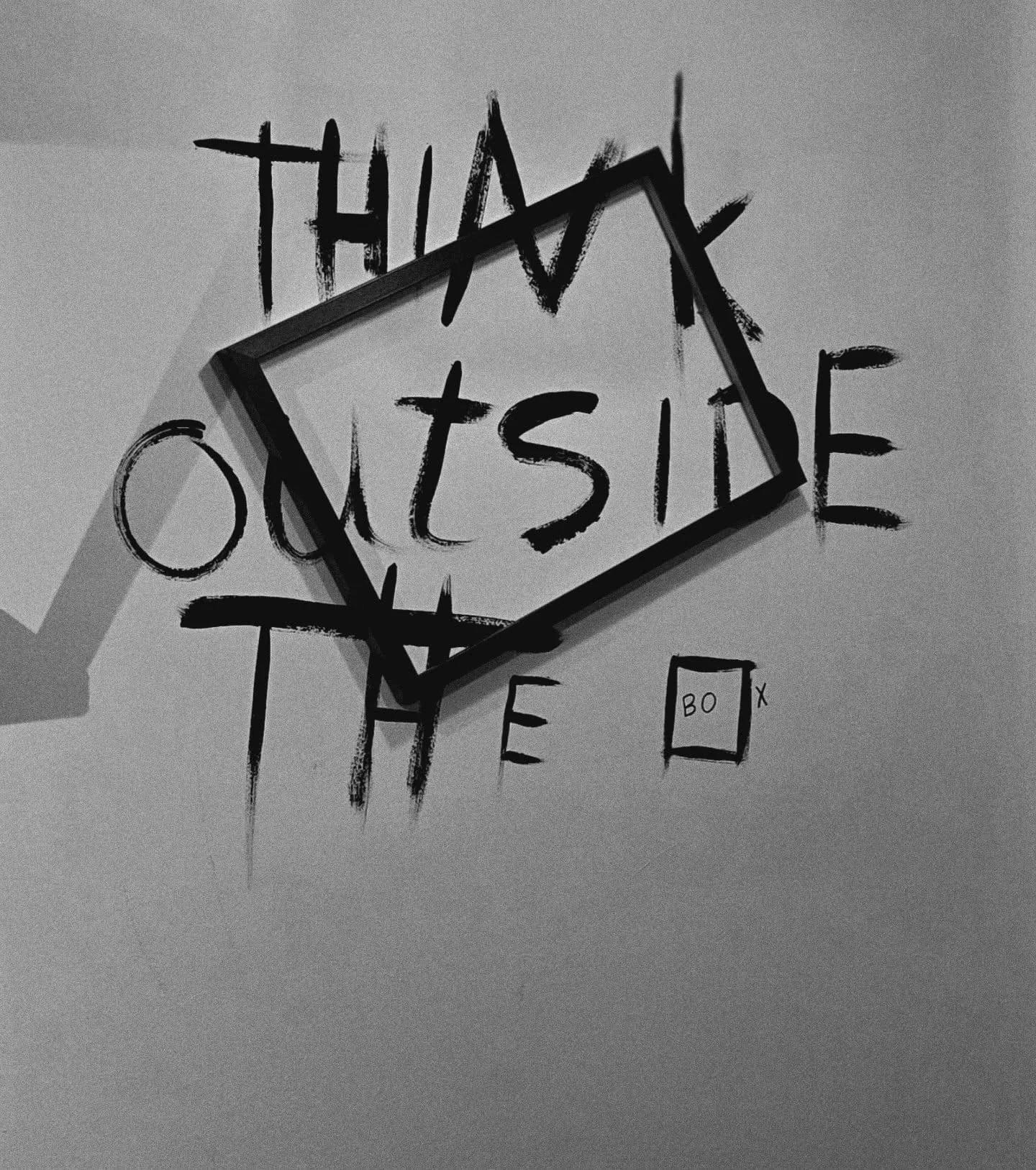 «Think outside the Box» روی دیوار HAAFT